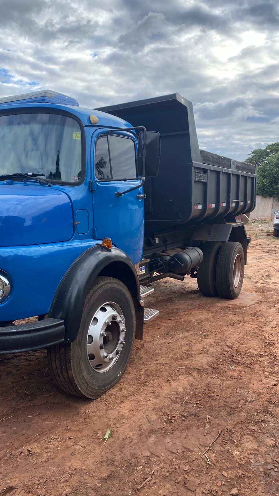 Máquina pesada em obra